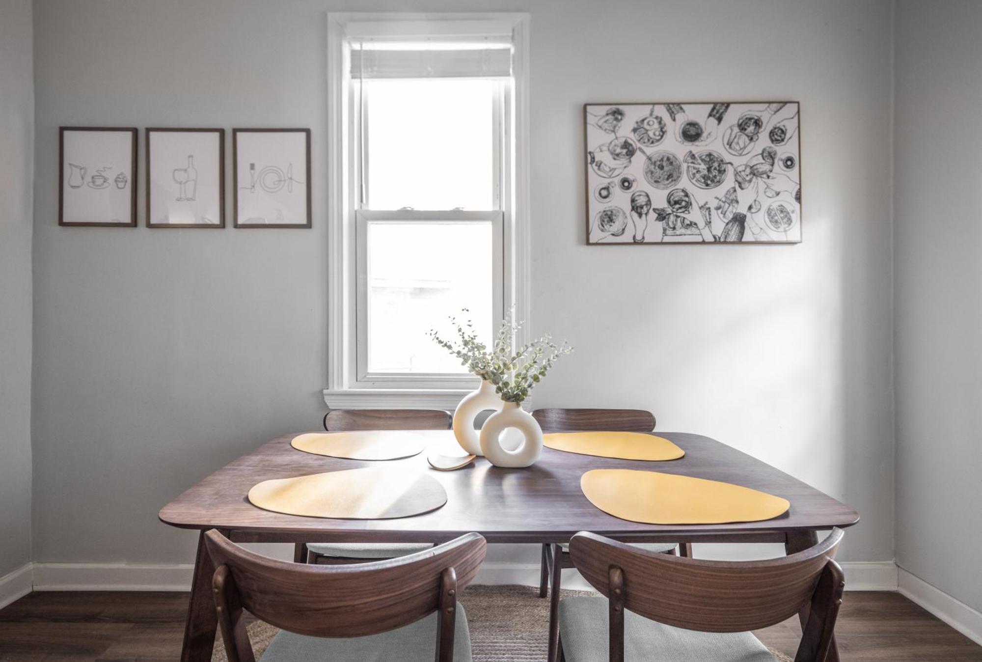 Mid-Century Modern Retreat In Little Italy Apartment คลีฟแลนด์ ภายนอก รูปภาพ